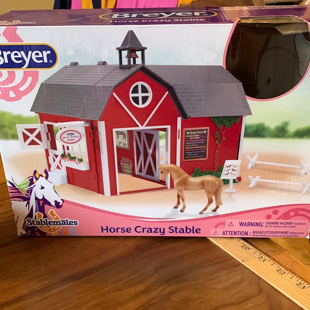 Breyer Horse Crazy Stable
